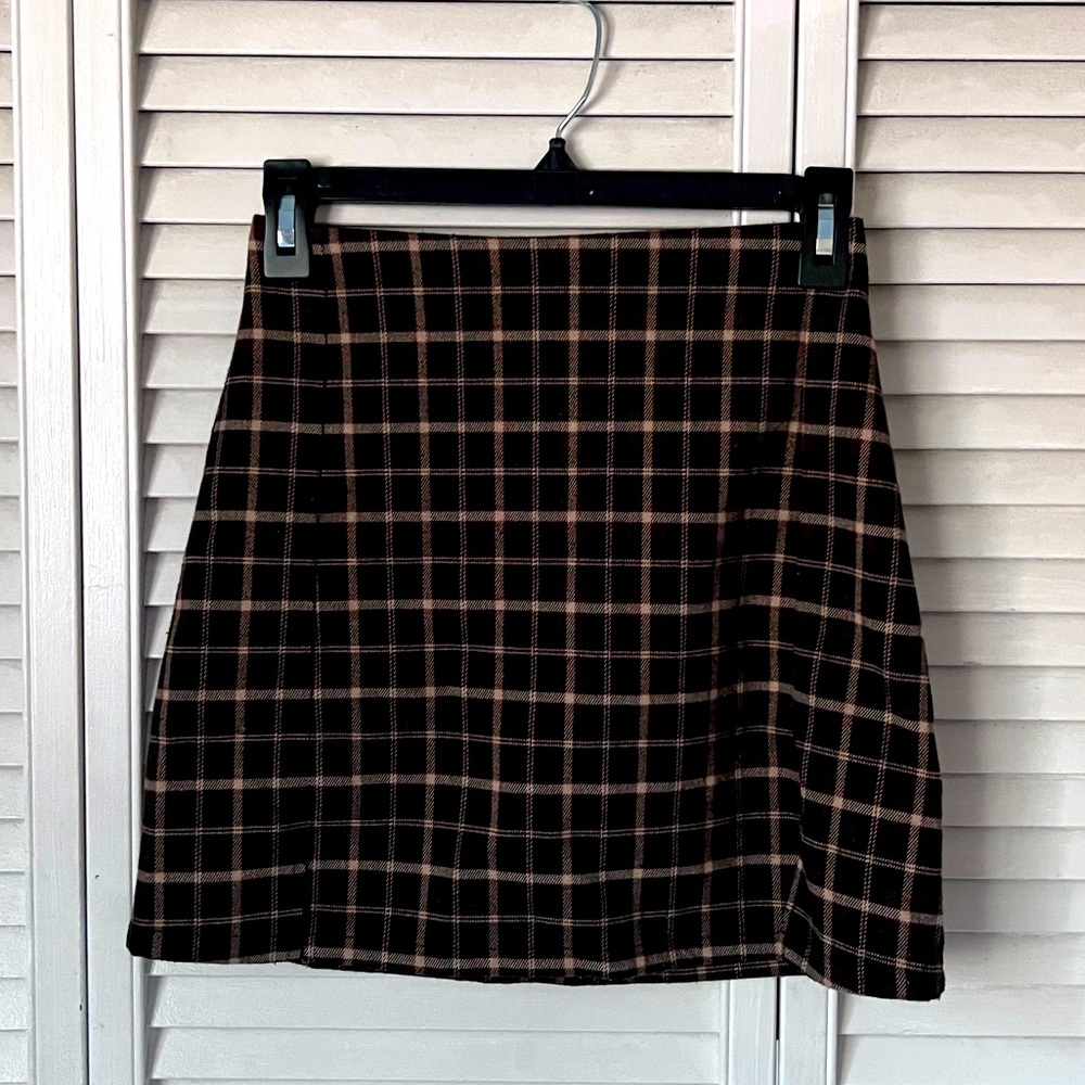 💗 BRANDY MELVILLE PLAID SKIRT💗